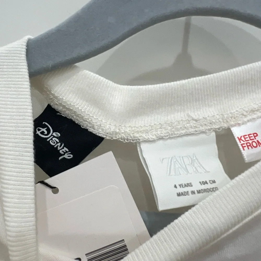 Zara White Tee with Mickey & Minnie Red Heart - Picture 5 of 8